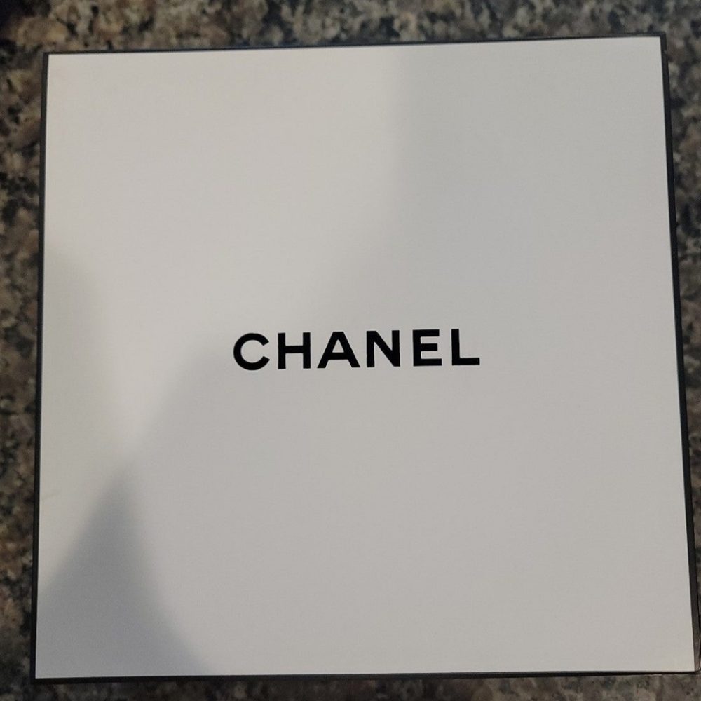 Chanel box